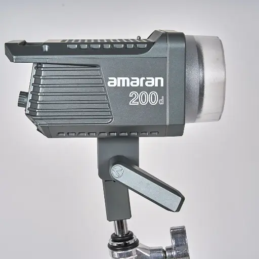 [0000000001] Amaran 200D